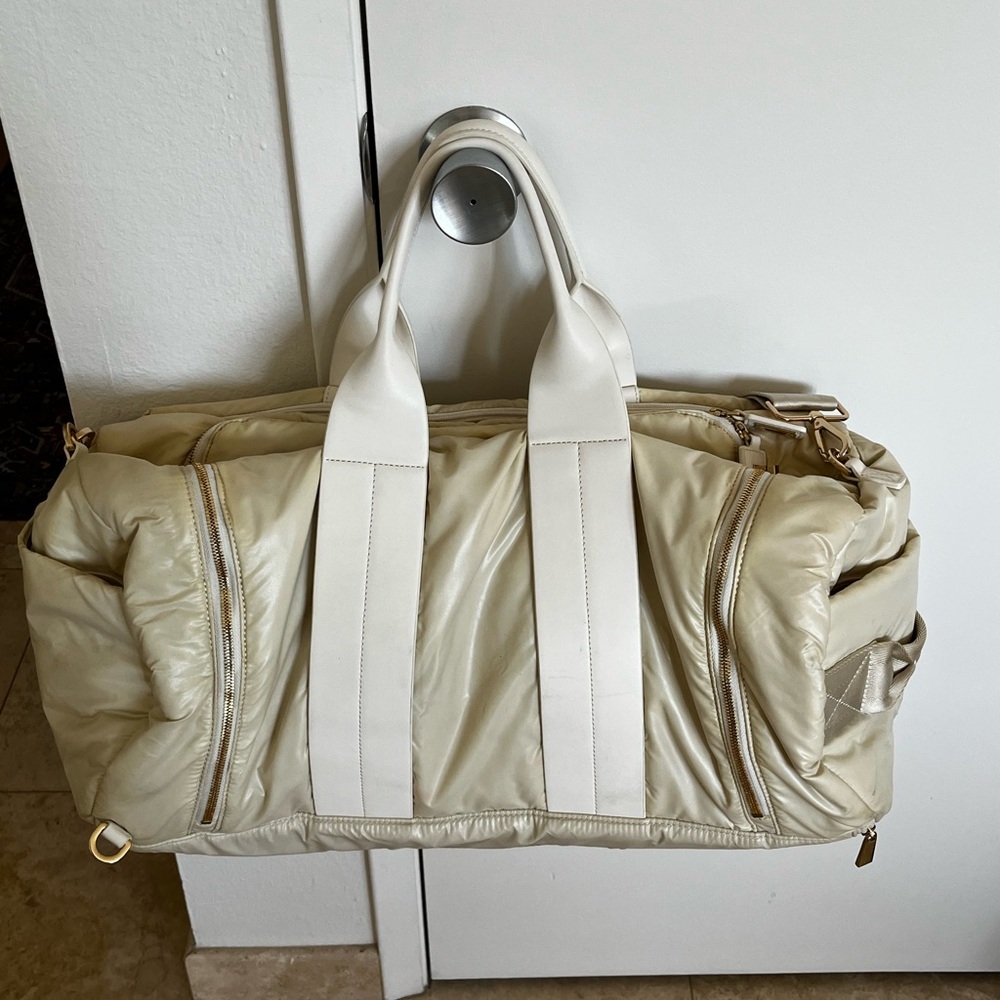 Caraa Remus Duffle Bag (White) - Picture 2 of 8